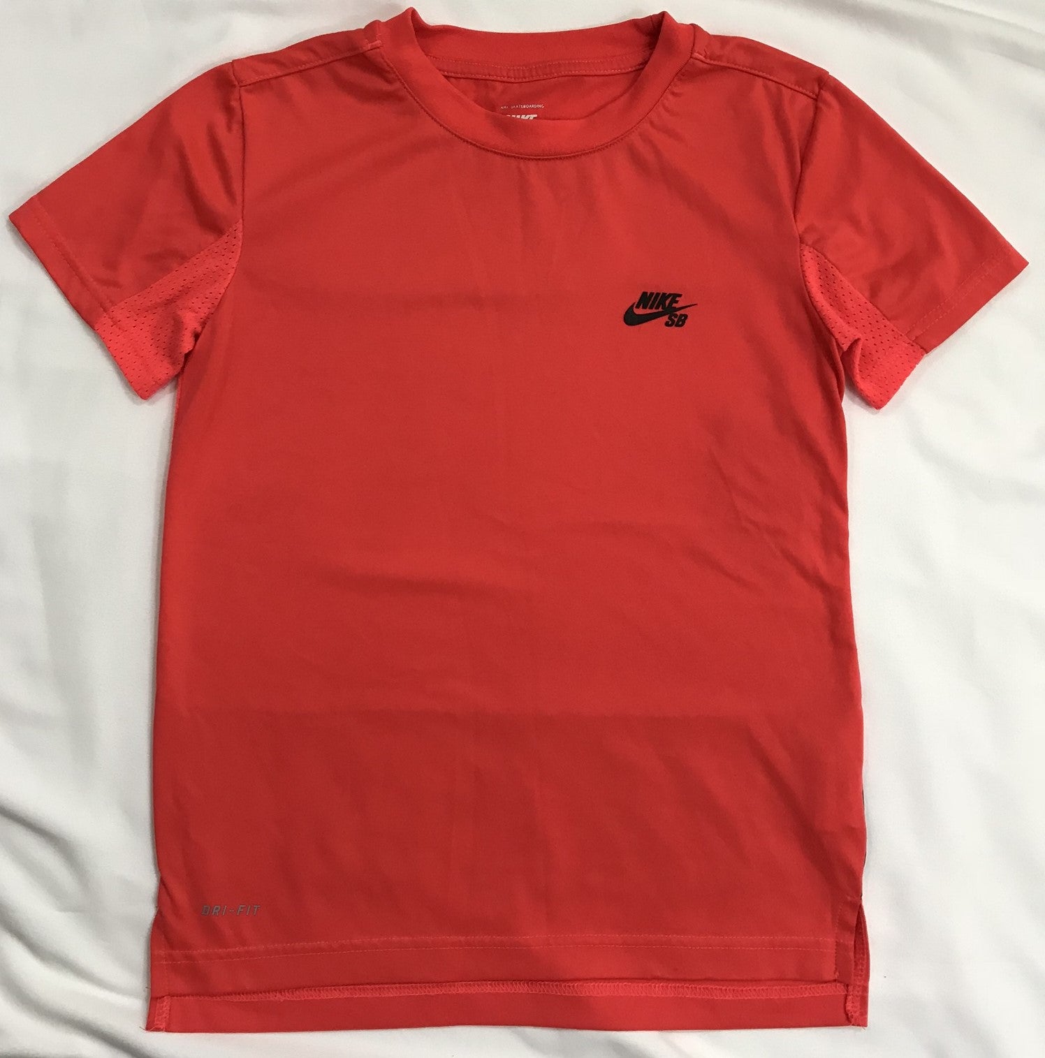 Nike Kids T-Shirt, Boys Legend Tee Gym RedBlack L